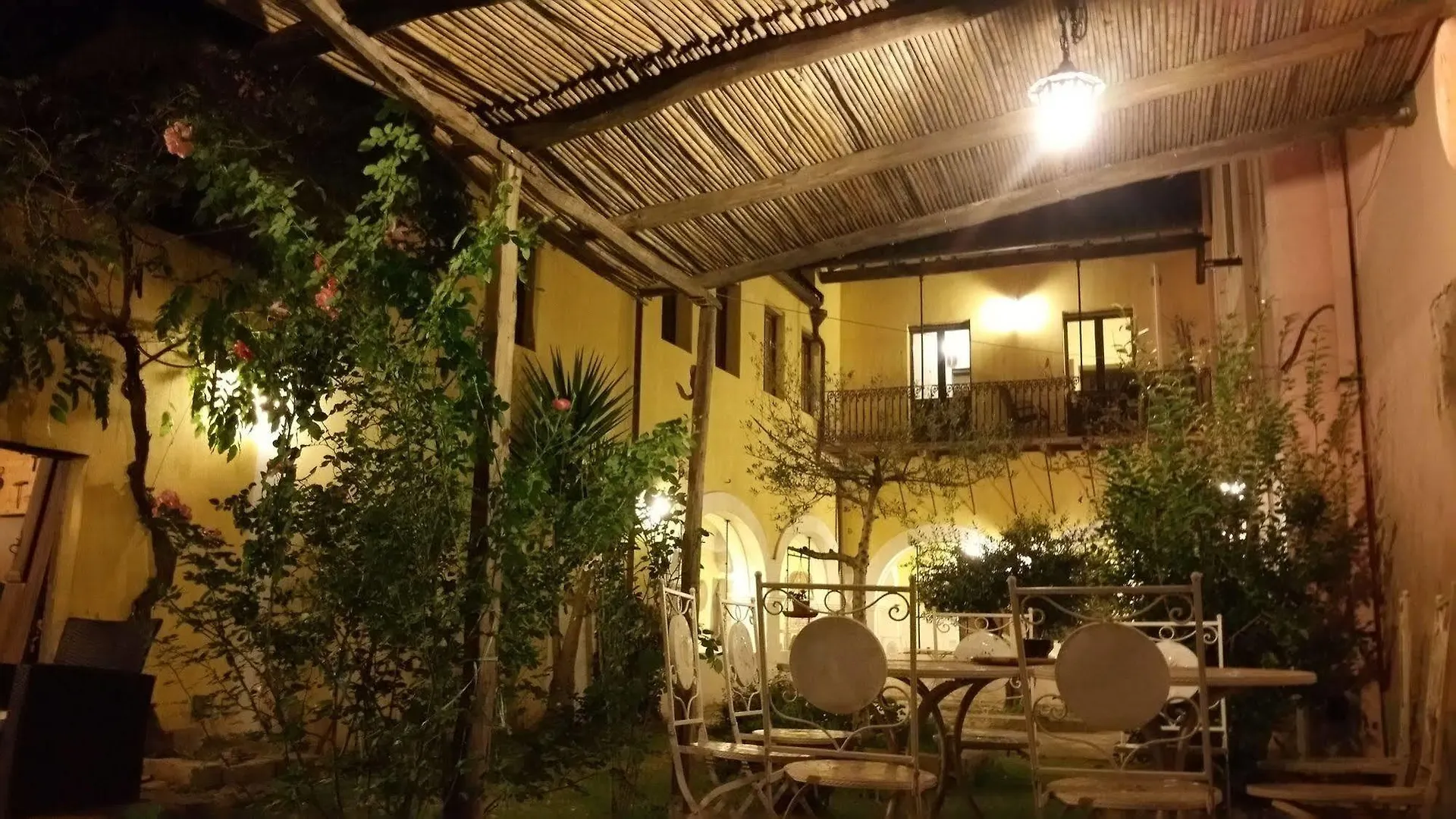 Casa Camboni-Dimora Storica Bed & Breakfast