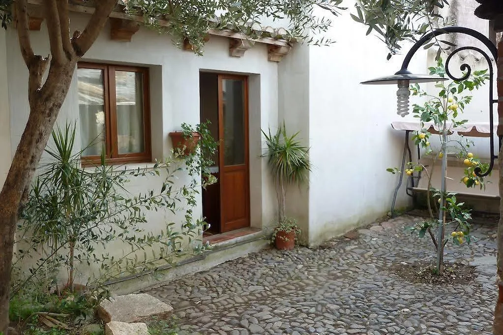 Casa Camboni-Dimora Storica Bed & Breakfast 4*, San Vito (Sardinia) Italien