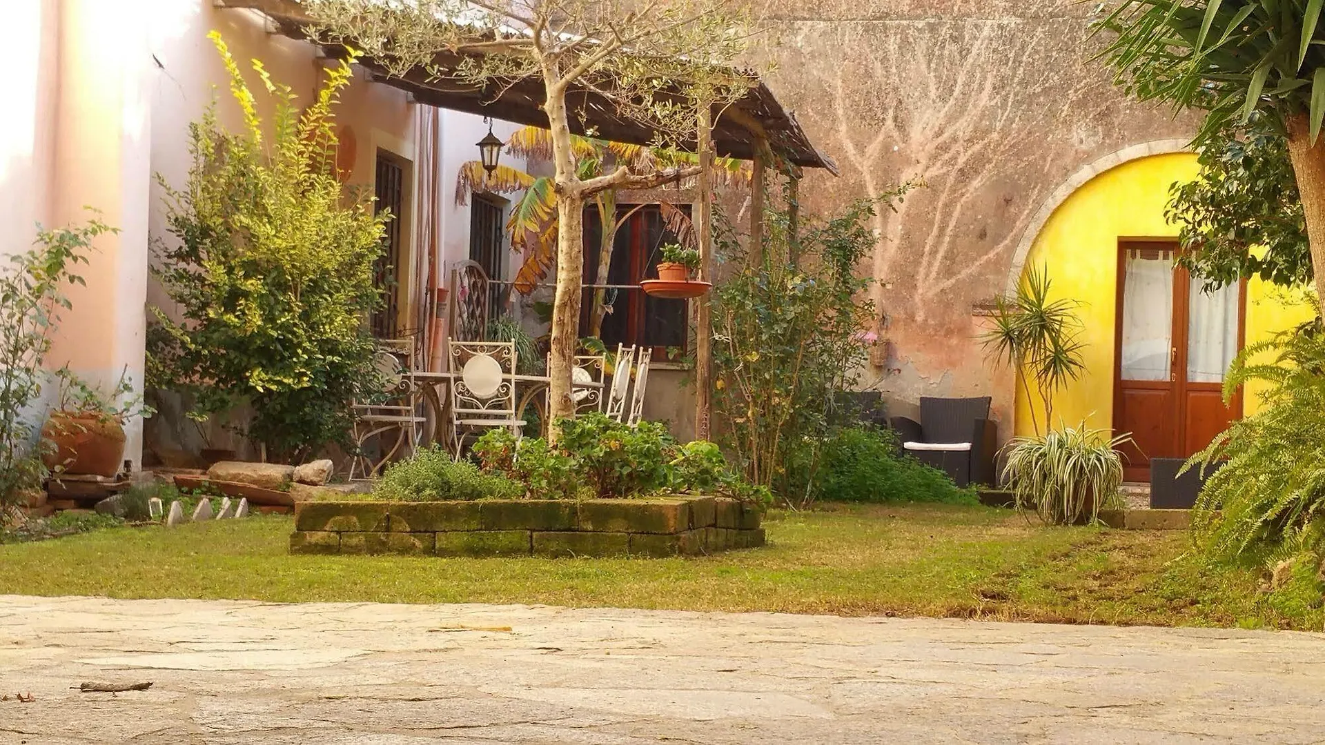 Casa Camboni-Dimora Storica Bed & Breakfast  San Vito (Sardinia)