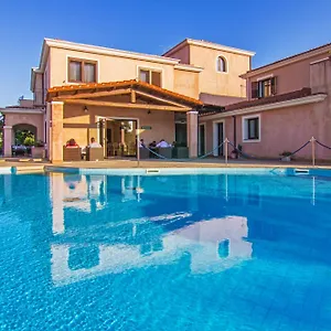 La Perla Hotel